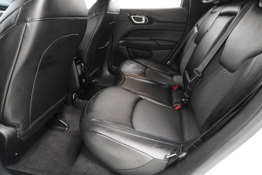 New 2026 Jeep Compass Latitude image 11