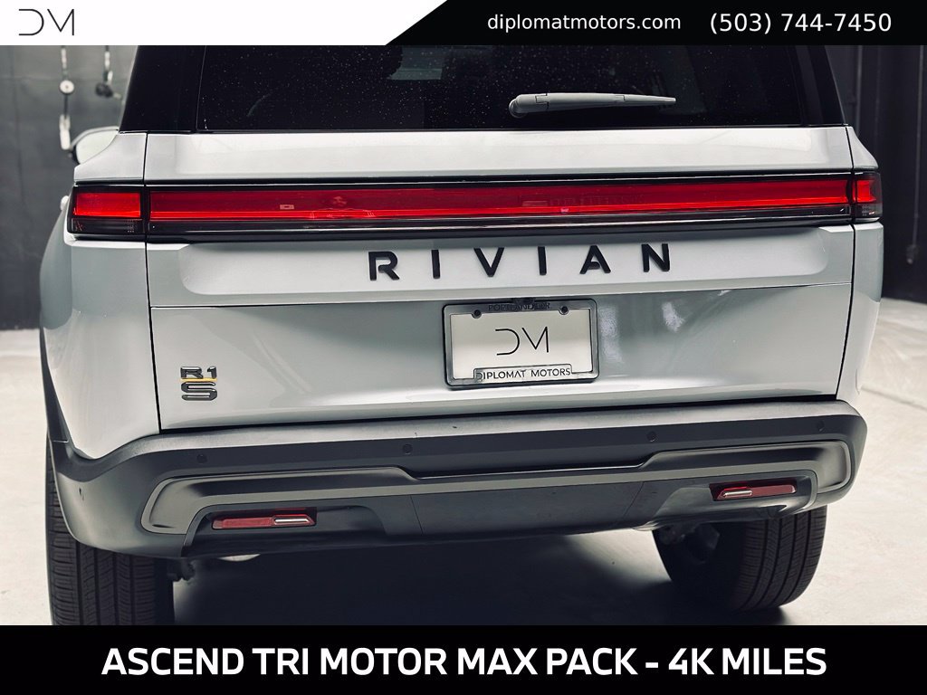 Used 2025 Rivian R1S Premium Dual AWD/4WD image 17