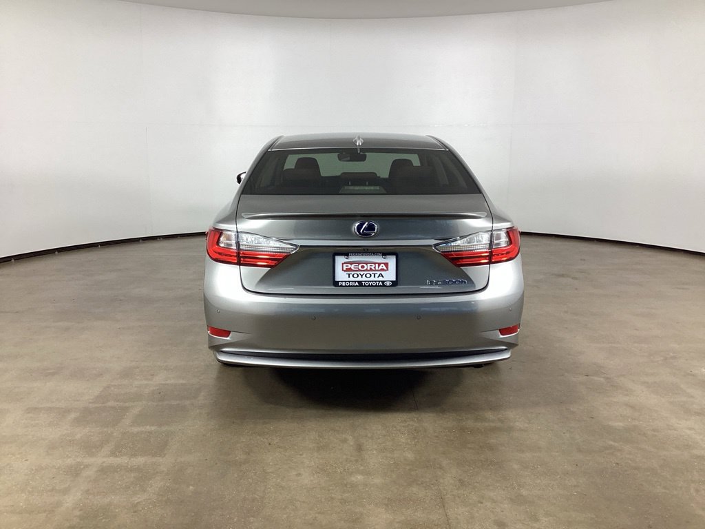 Used 2017 Lexus ES 300h w/ Luxury Package FWD image 6