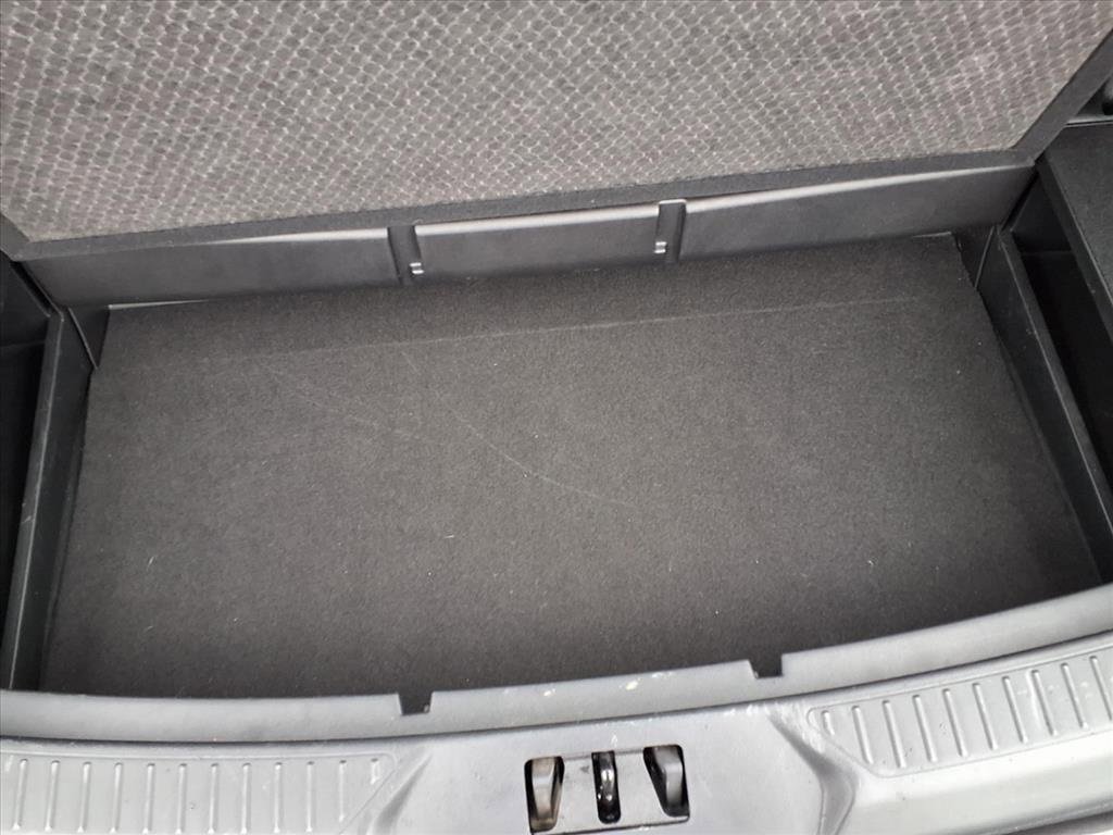 Used 2023 Ford Explorer XLT image 27