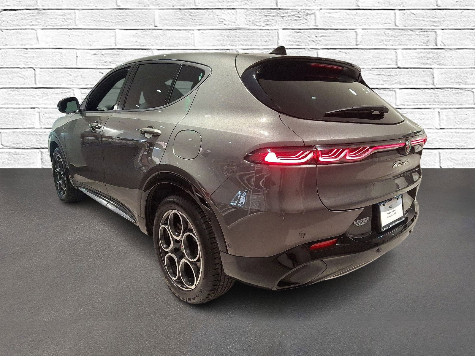 Used 2024 Alfa Romeo Tonale Ti image 5