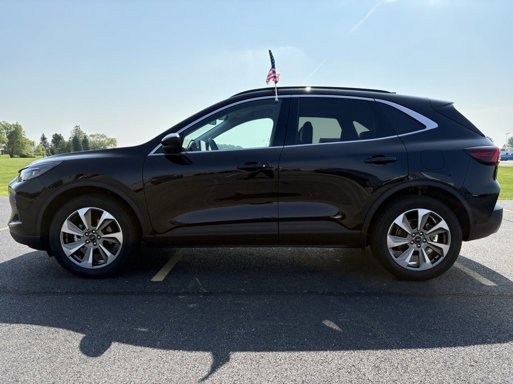 Used 2024 Ford Escape Platinum image 42