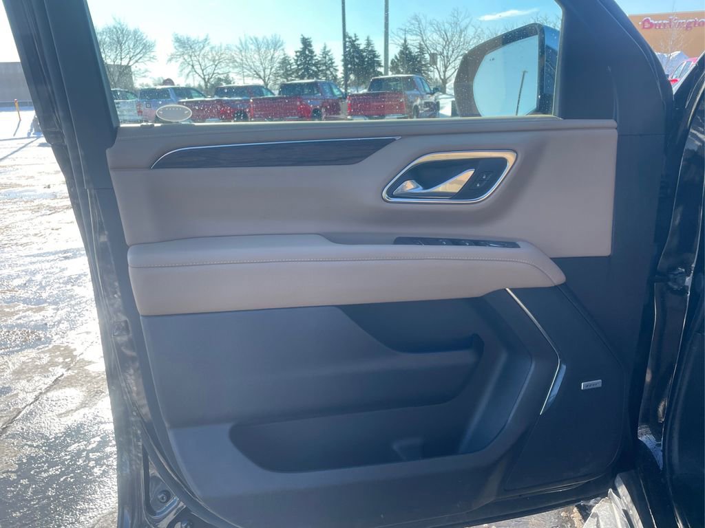 Used 2024 Chevrolet Tahoe Premier image 17