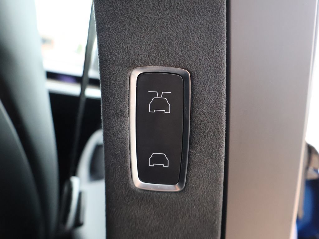 Used 2022 Tesla Model X AWD/4WD image 15