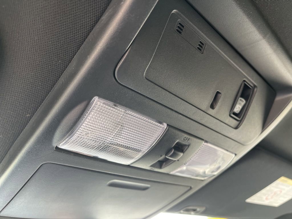 Used 2018 Nissan Titan SV w/ SV Convenience Package image 24