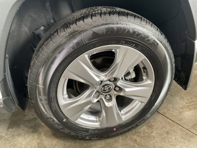 Used 2023 Toyota RAV4 XLE w/ Convenience Package image 7