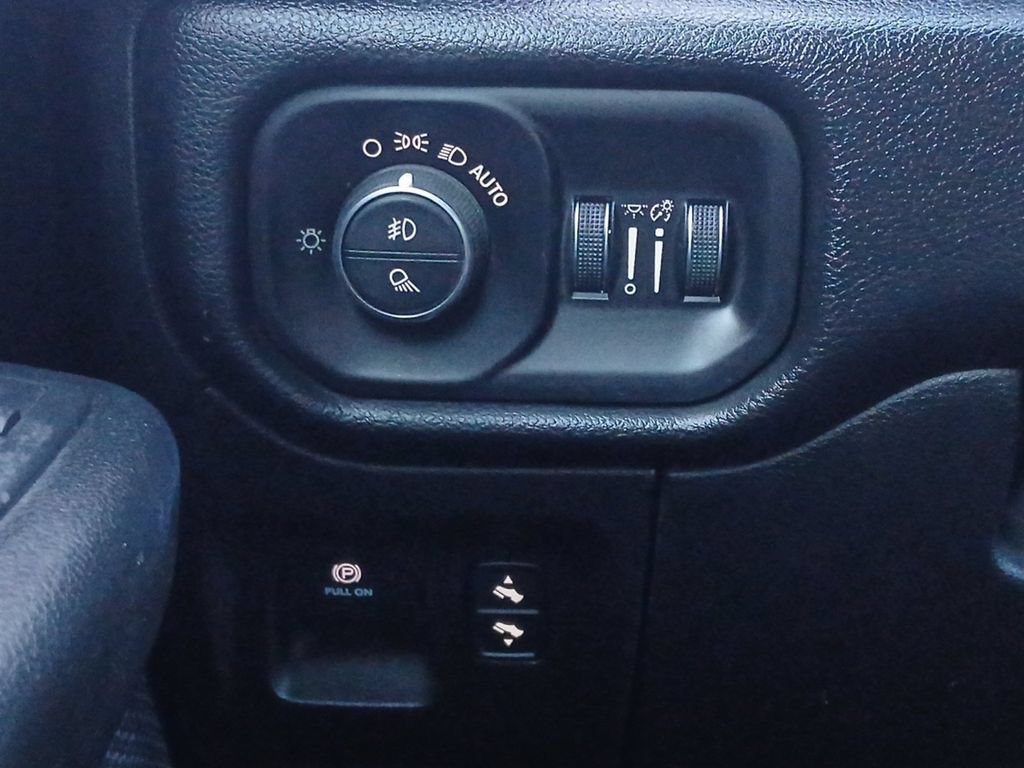 Used 2019 RAM 1500 Big Horn AWD/4WD image 12