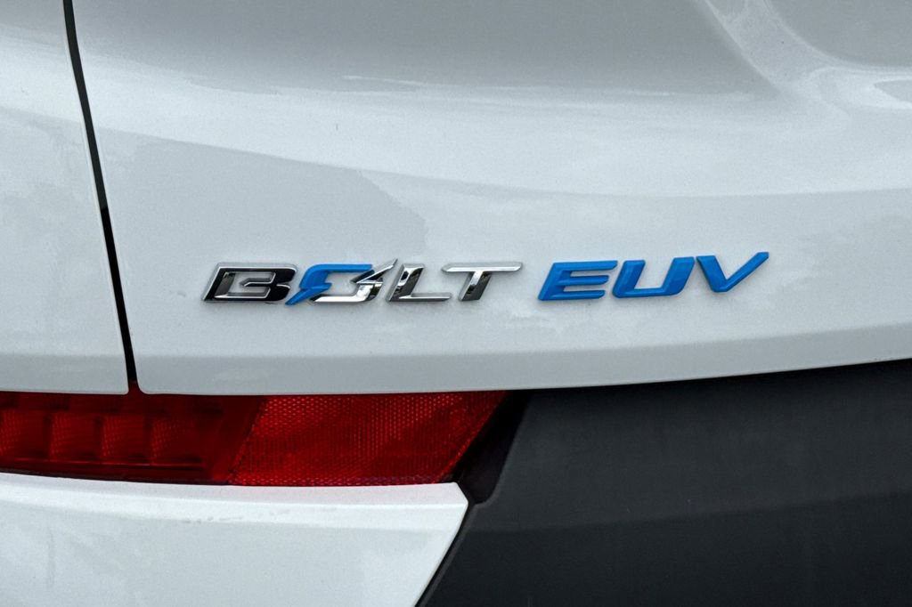 Used 2023 Chevrolet Bolt EUV Premier w/ Sun & Sound Package FWD image 13