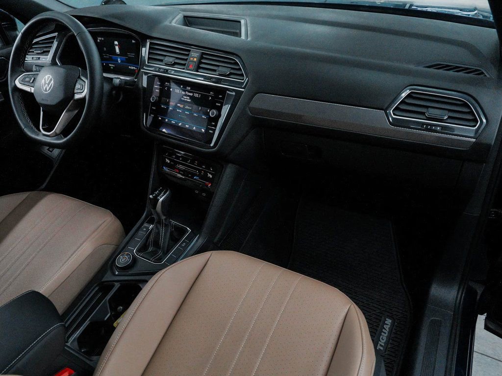 Used 2022 Volkswagen Tiguan SE w/ Panoramic Sunroof Package image 36