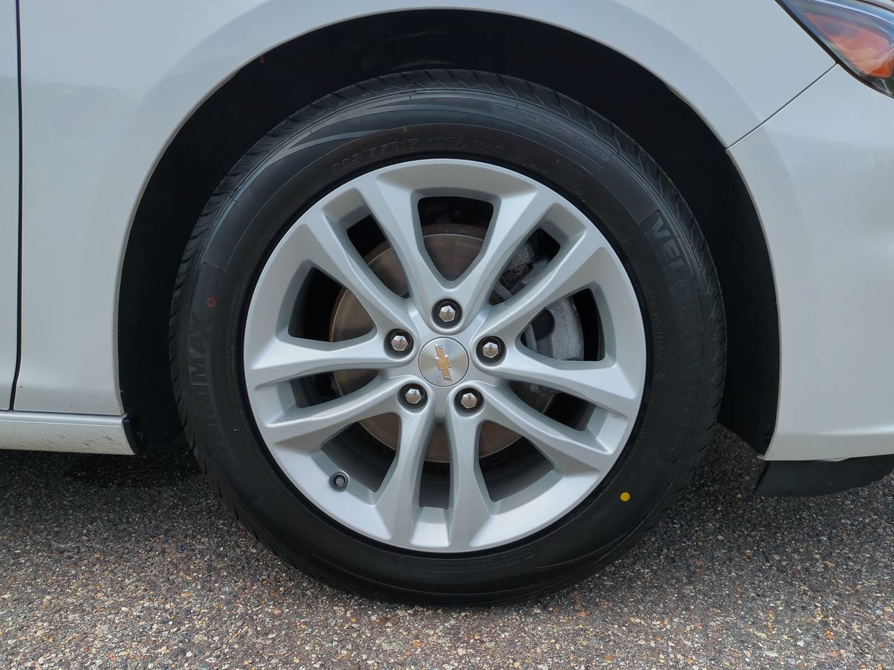 Used 2018 Chevrolet Malibu LT FWD image 11