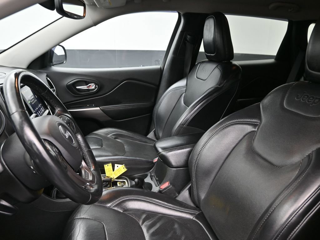 Used 2019 Jeep Cherokee Limited image 20