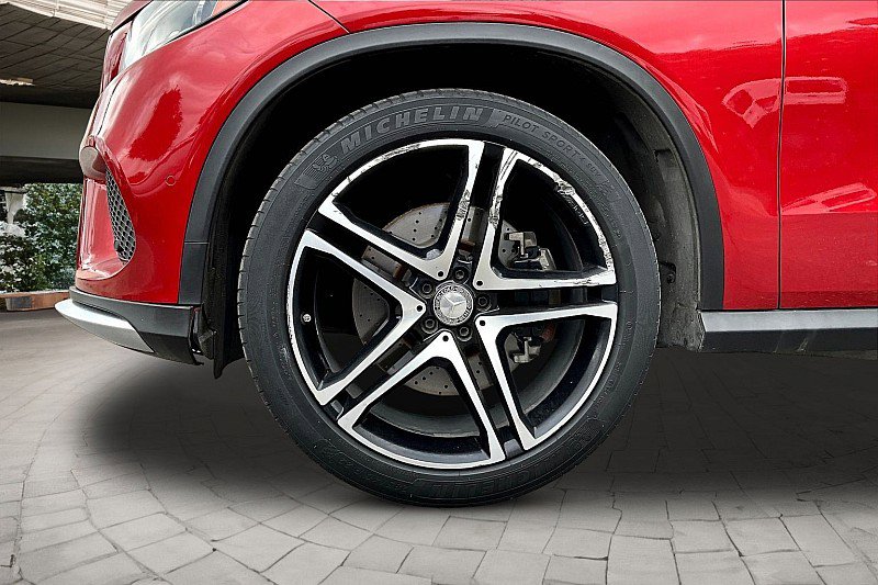 Used 2016 Mercedes-Benz GLE 450 4MATIC Coupe w/ Premium Package image 8