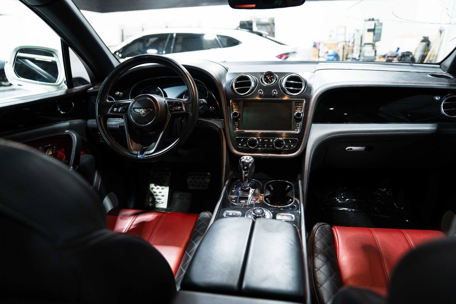 Used 2019 Bentley Bentayga AWD/4WD image 58