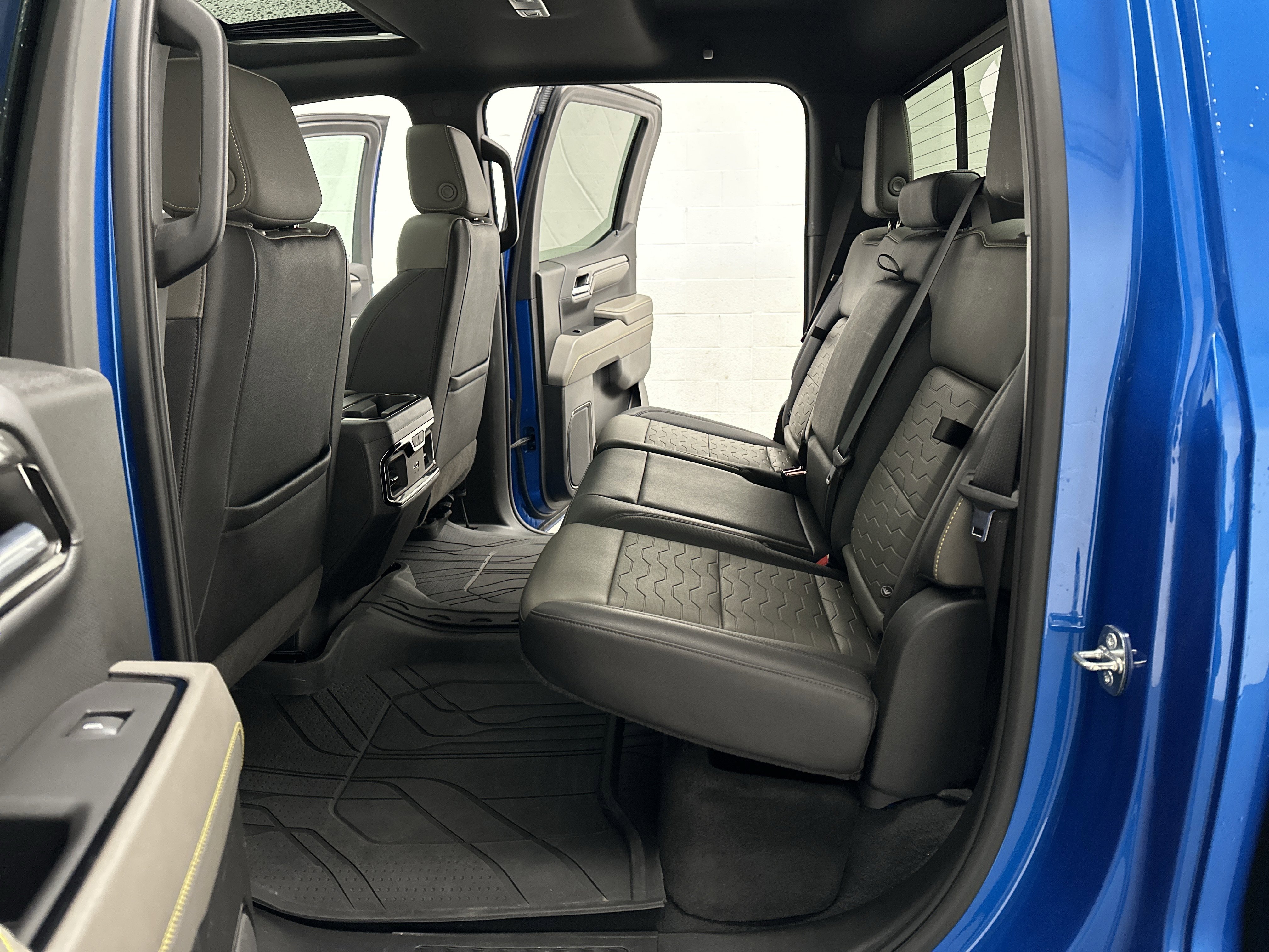 Used 2022 Chevrolet Silverado 1500 ZR2 w/ Technology Package image 25