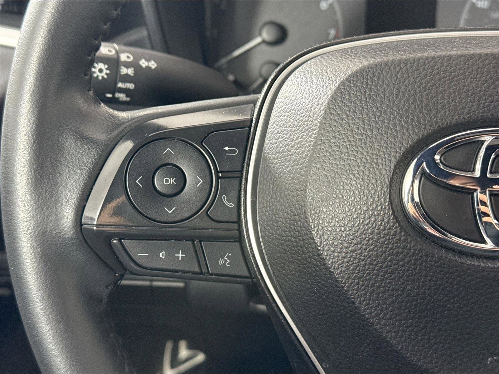 Certified 2025 Toyota Corolla SE image 17