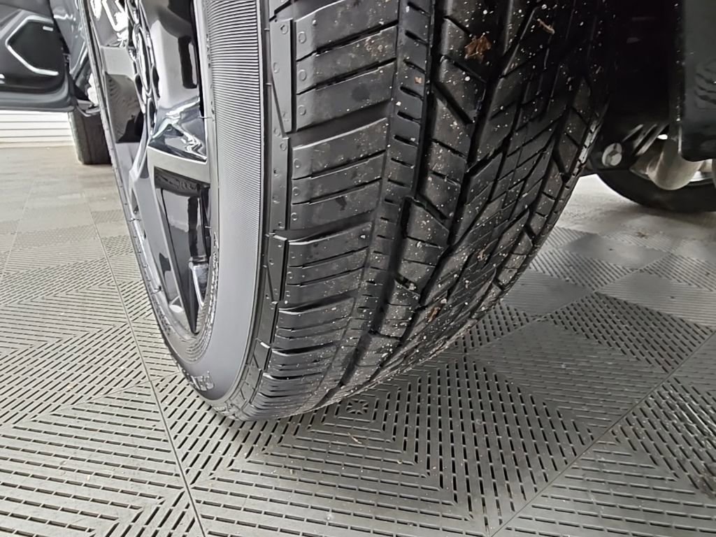 Used 2024 Chevrolet Traverse RS w/ LPO, Floor Liner Package image 48