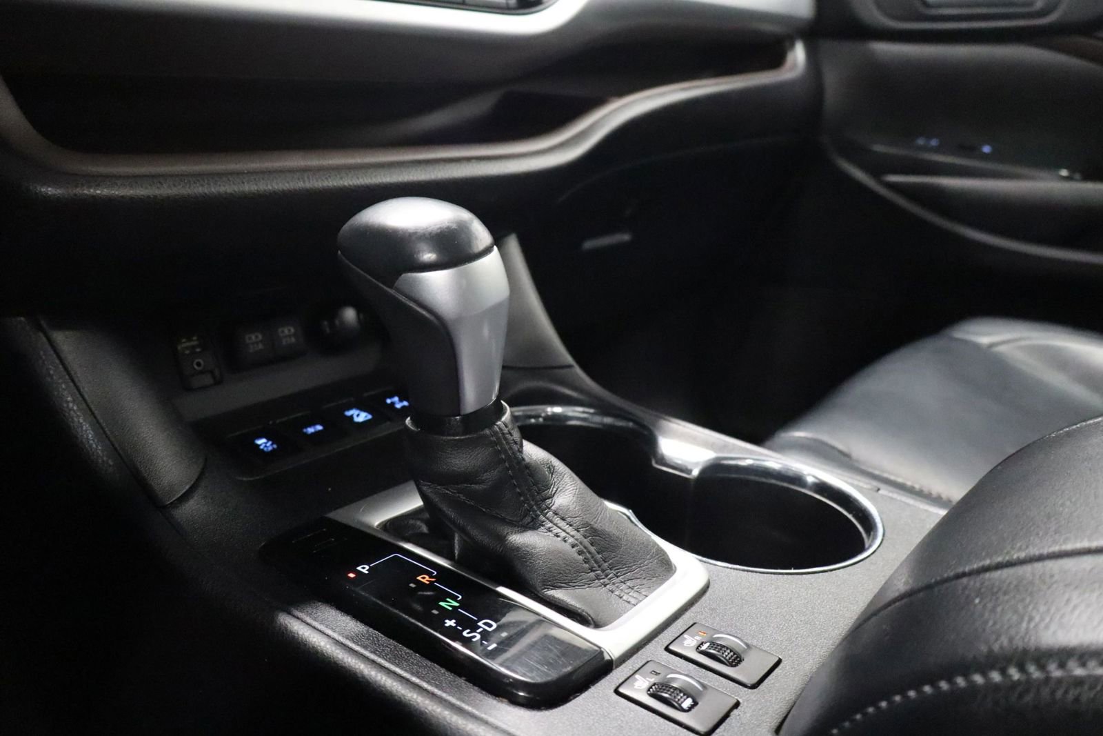 Used 2017 Toyota Highlander XLE image 30