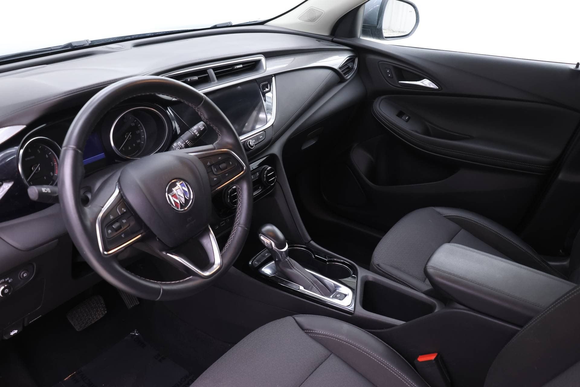 Used 2022 Buick Encore GX Select w/ Sport Touring Package image 7