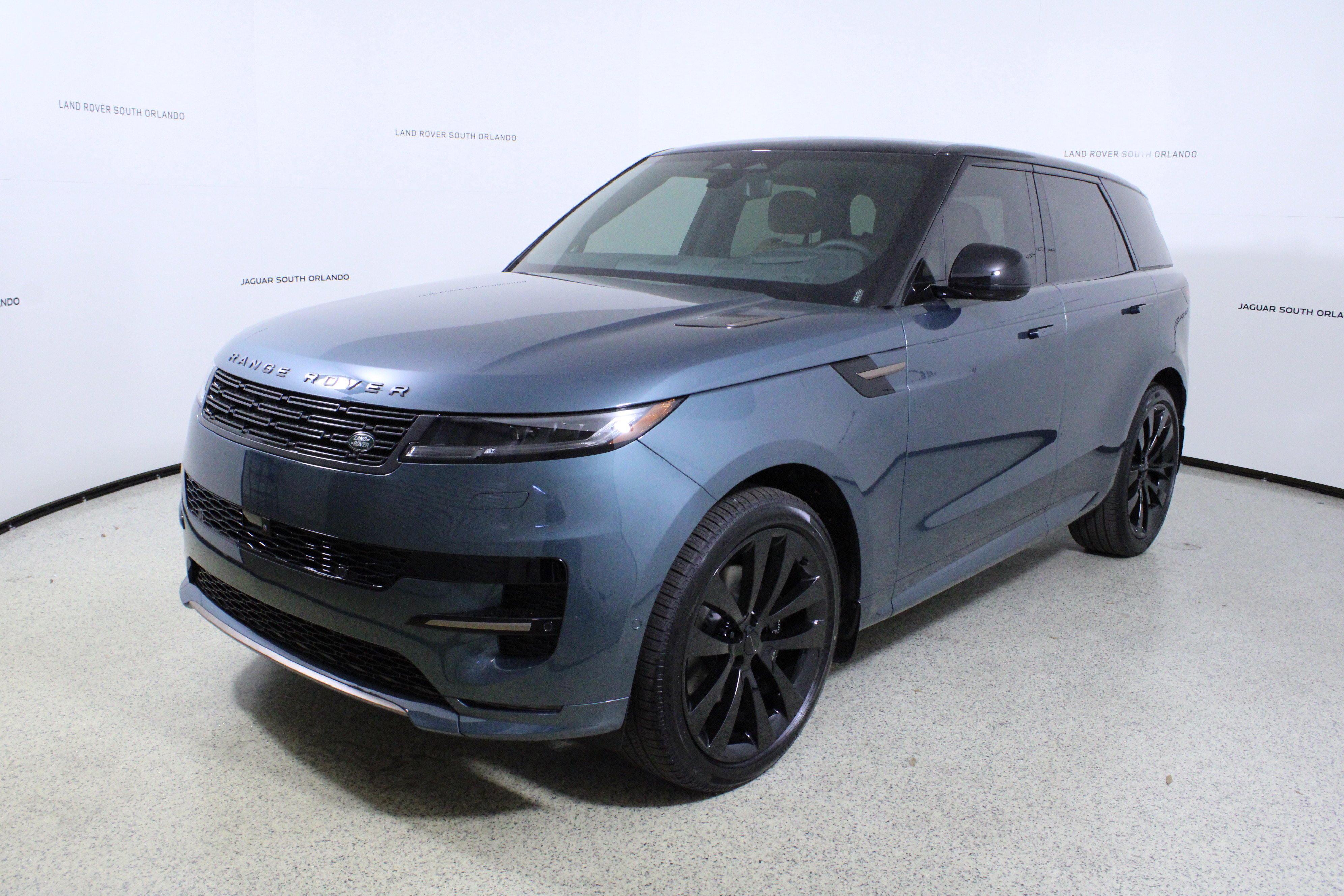 New 2026 Land Rover Range Rover Sport Dynamic SE image 4