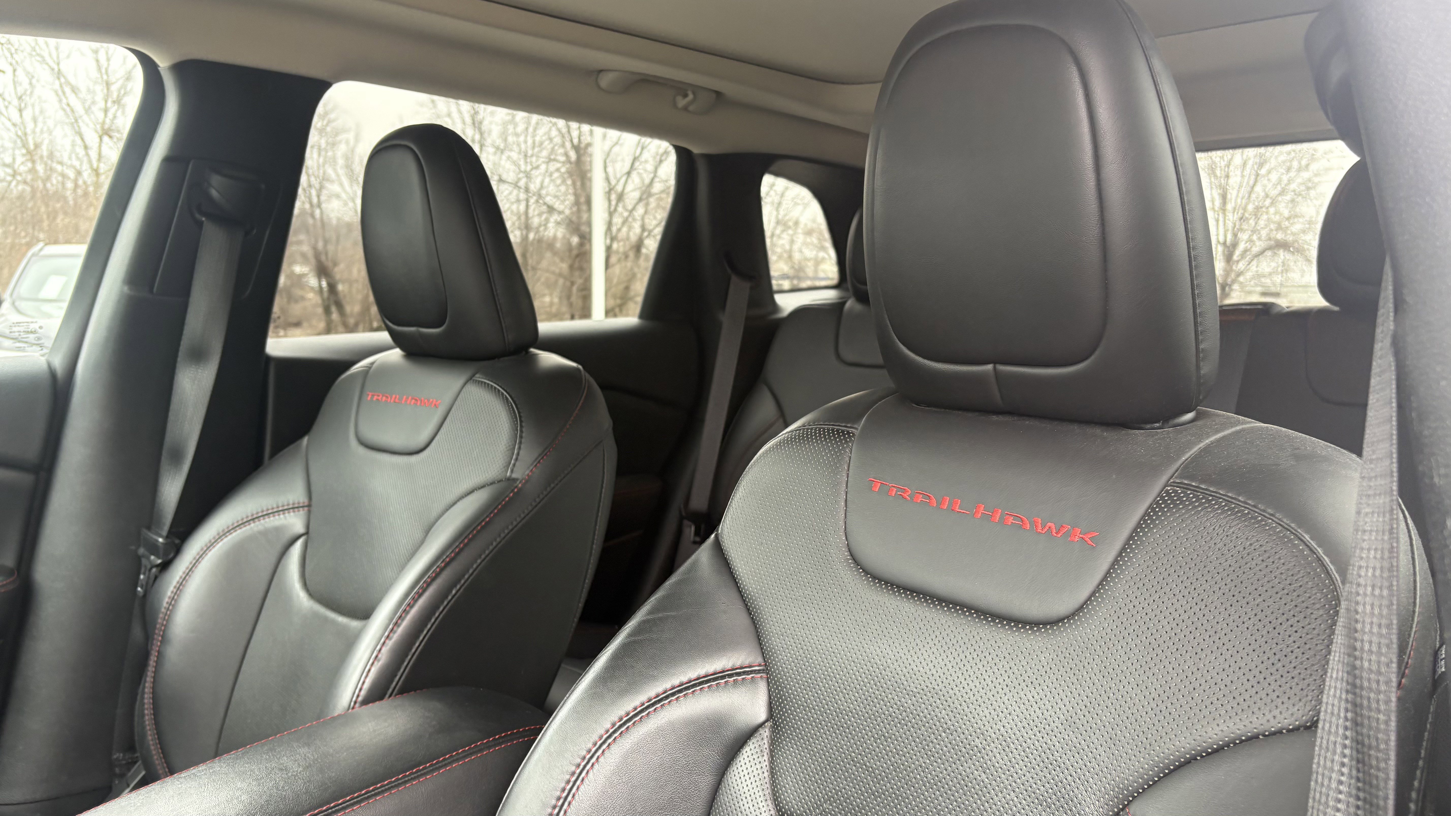 Used 2018 Jeep Cherokee Trailhawk w/ Quick Order Package 27L image 18