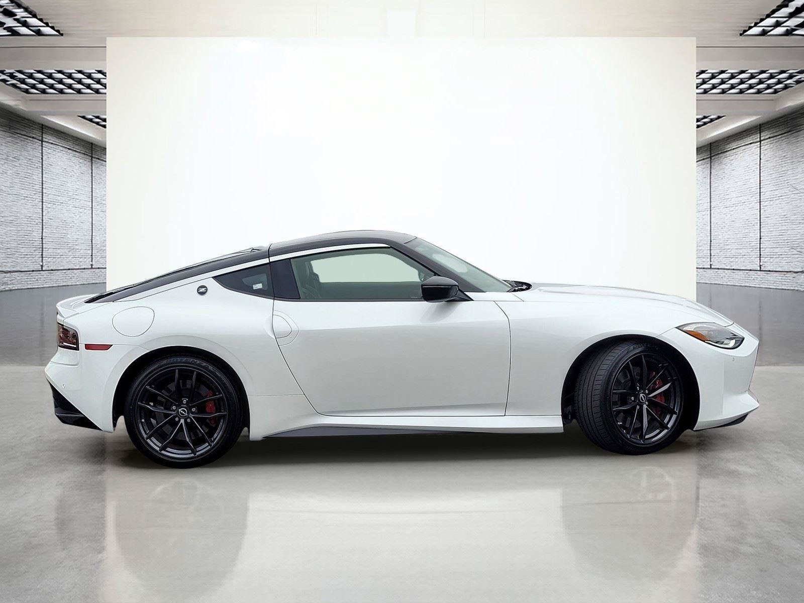 Used 2023 Nissan Z w/ Floor Mat Package (L93) RWD image 6