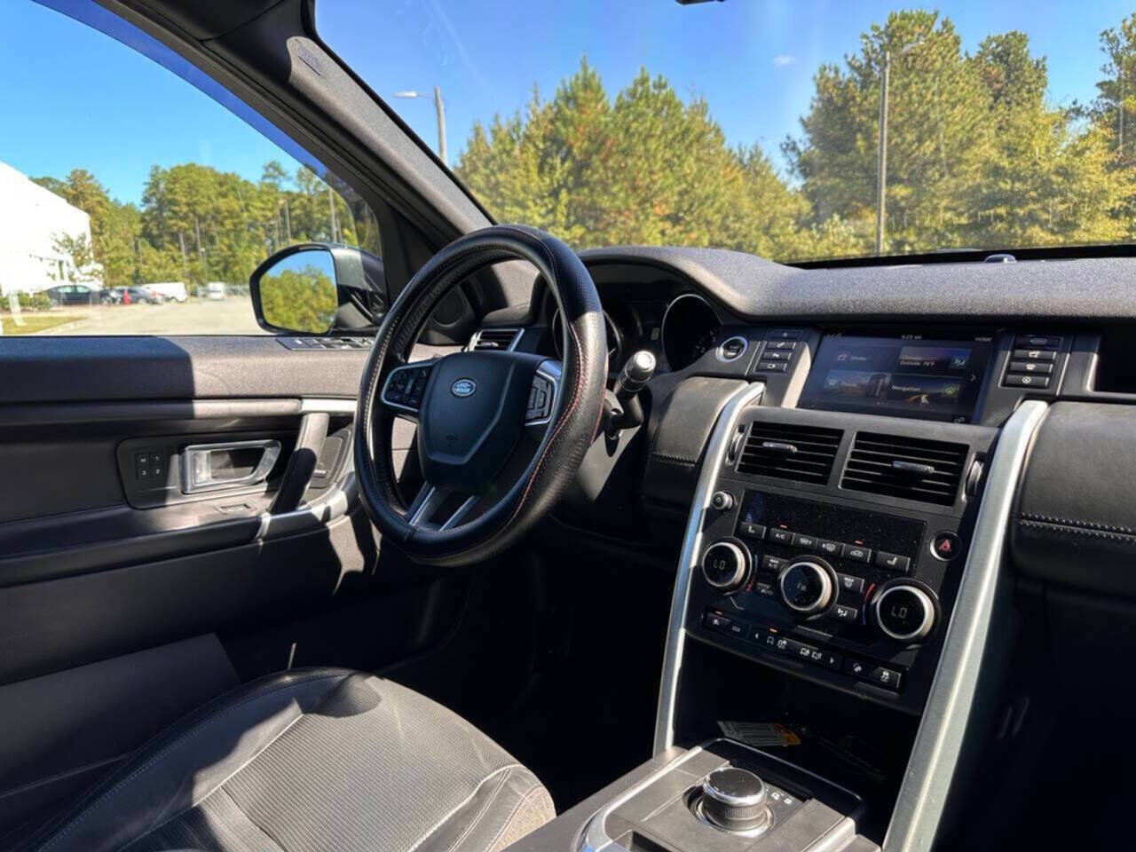 Used 2017 Land Rover Discovery Sport HSE Luxury AWD/4WD image 17