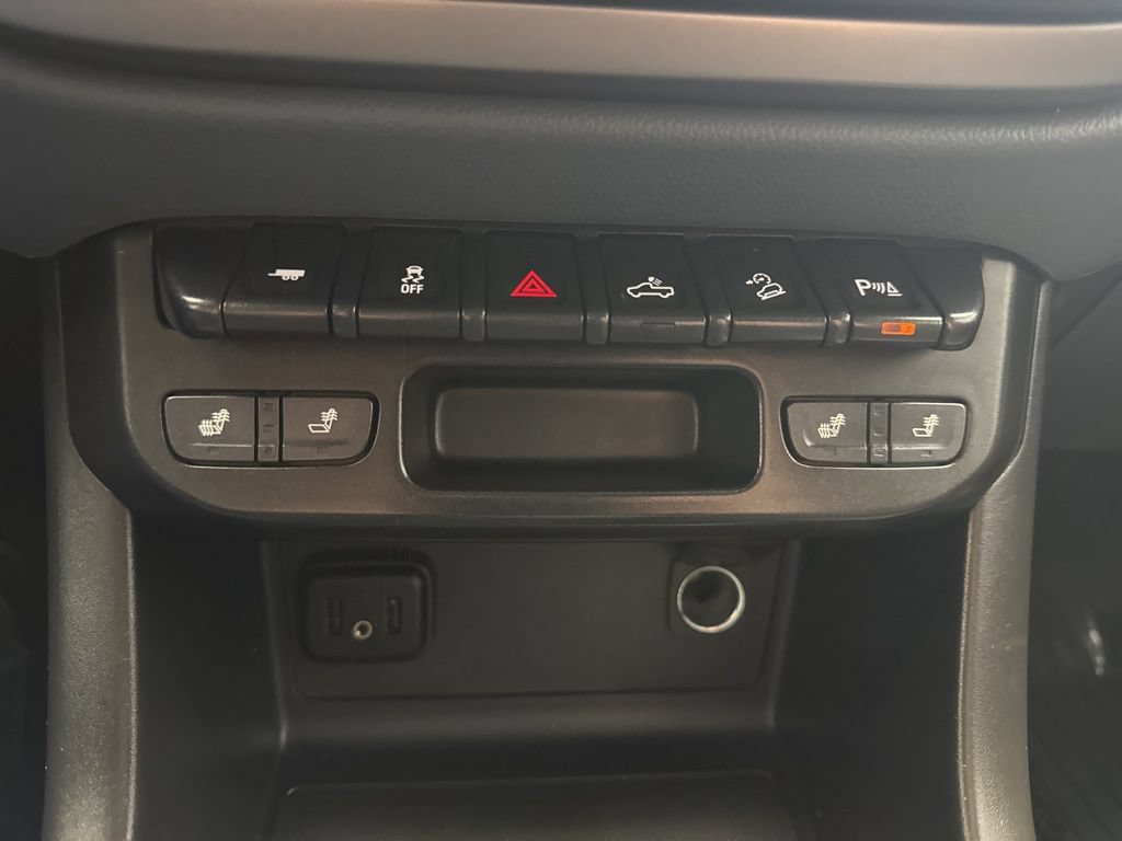 Used 2022 Chevrolet Colorado Z71 AWD/4WD image 21