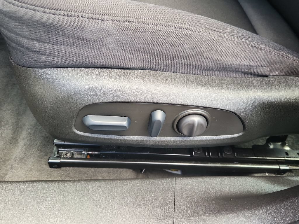 Used 2025 Chevrolet Malibu LT FWD image 8