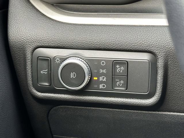 Used 2022 Ford Explorer XLT w/ Equipment Group 202A image 24