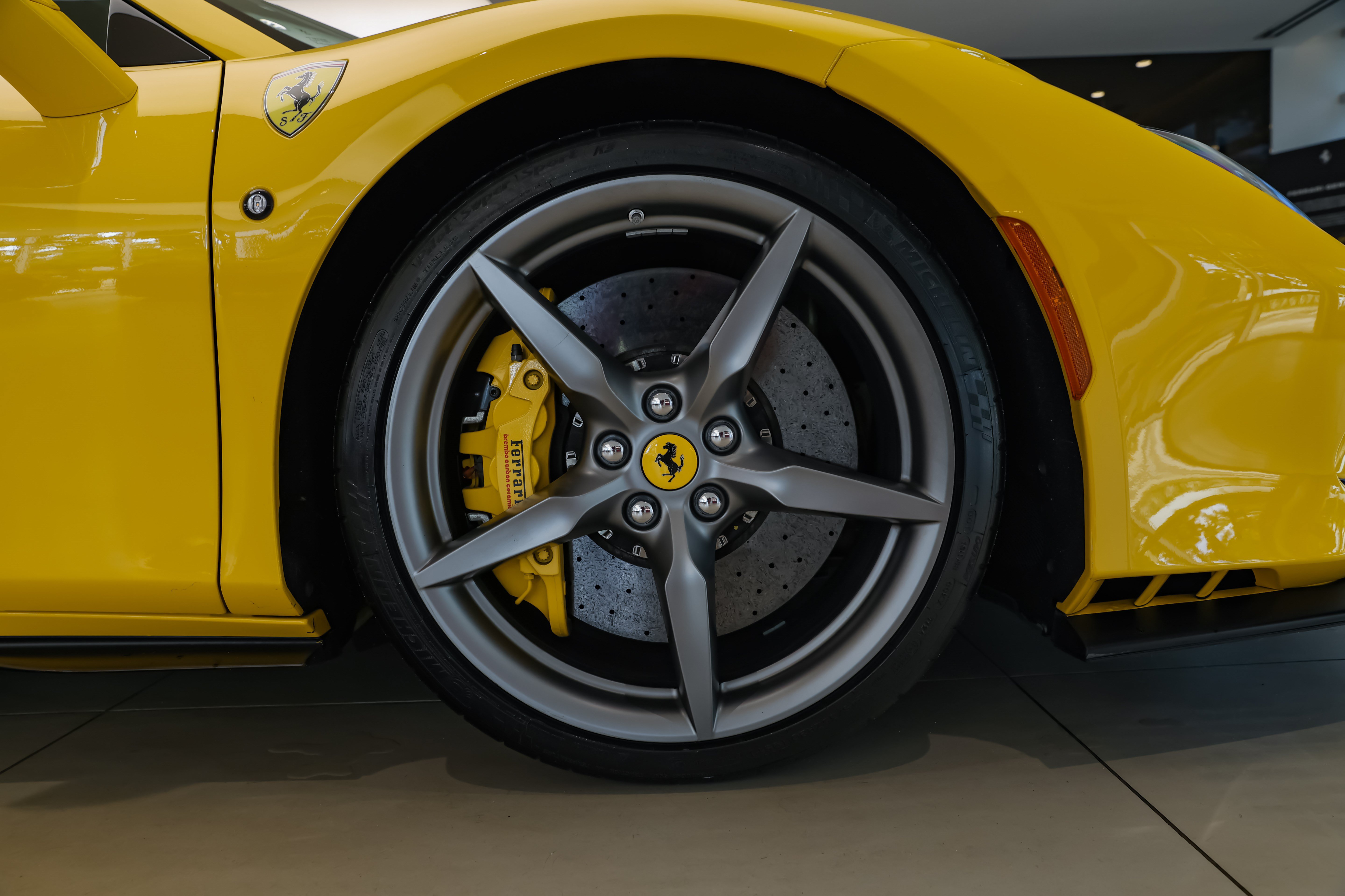 Used 2023 Ferrari F8 Tributo RWD image 32