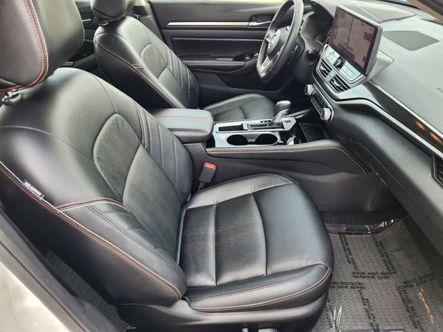 Used 2024 Nissan Altima 2.5 SR w/ SR Premium Package image 14