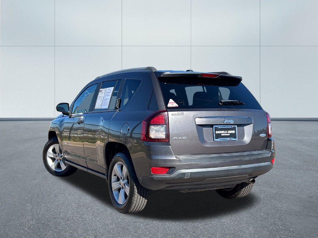 Used 2017 Jeep Compass Latitude AWD/4WD image 32