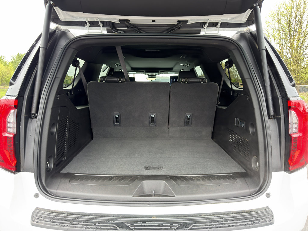 Used 2025 GMC Yukon XL Elevation w/ Elevation Premium Package AWD/4WD image 9