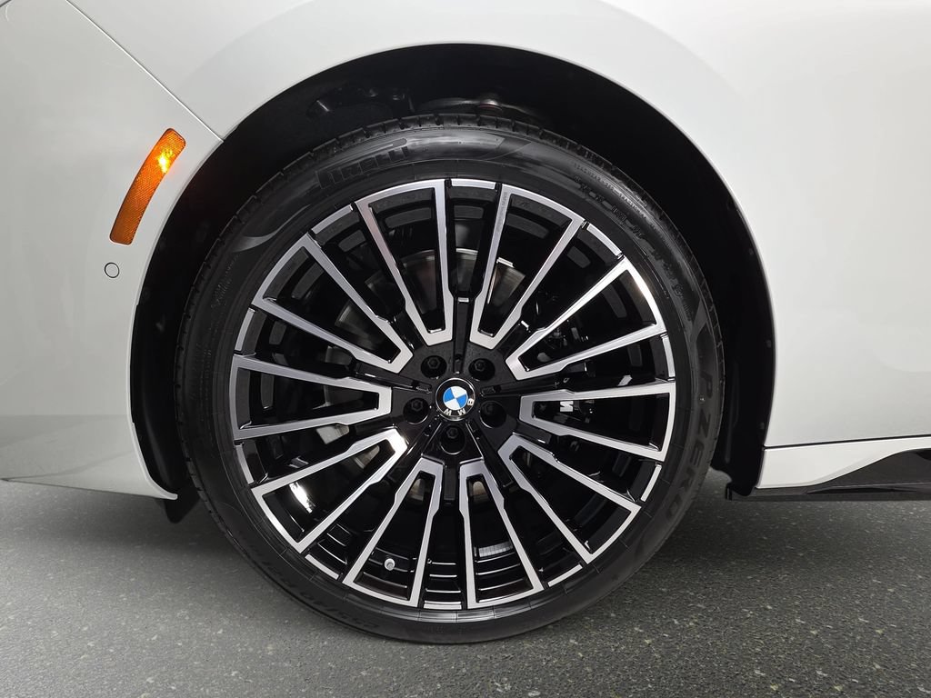 New 2026 BMW i7 xDrive60 w/ Executive Package AWD/4WD image 32