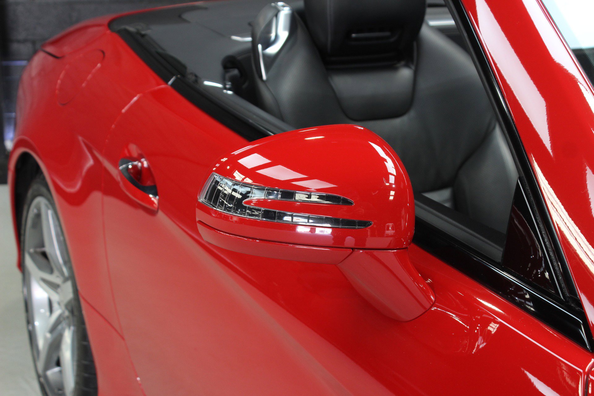 Used 2017 Mercedes-Benz SL 550 w/ Driver Assistance Package image 18