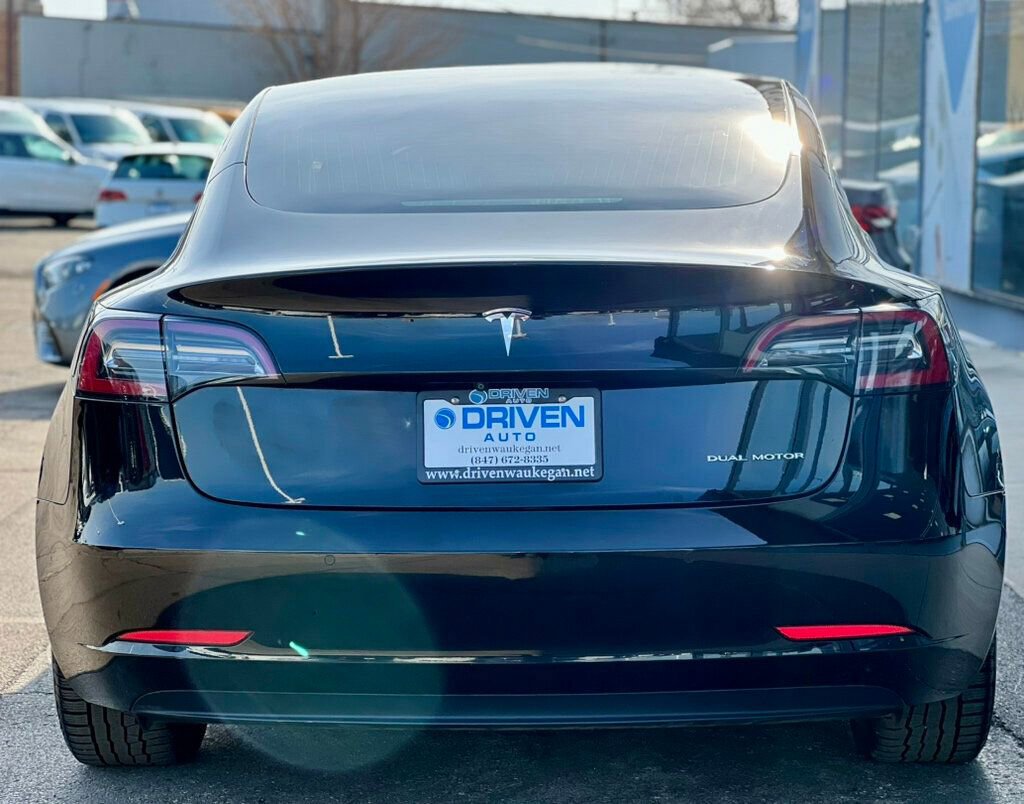 Used 2018 Tesla Model 3 Long Range image 4
