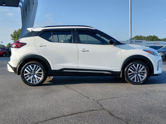 Used 2024 Nissan Kicks SR FWD image 2