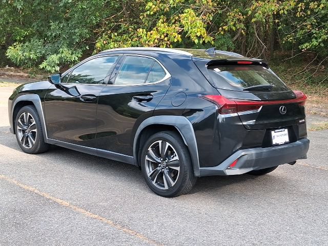 Used 2019 Lexus UX 200 w/ Accessory Package FWD image 3