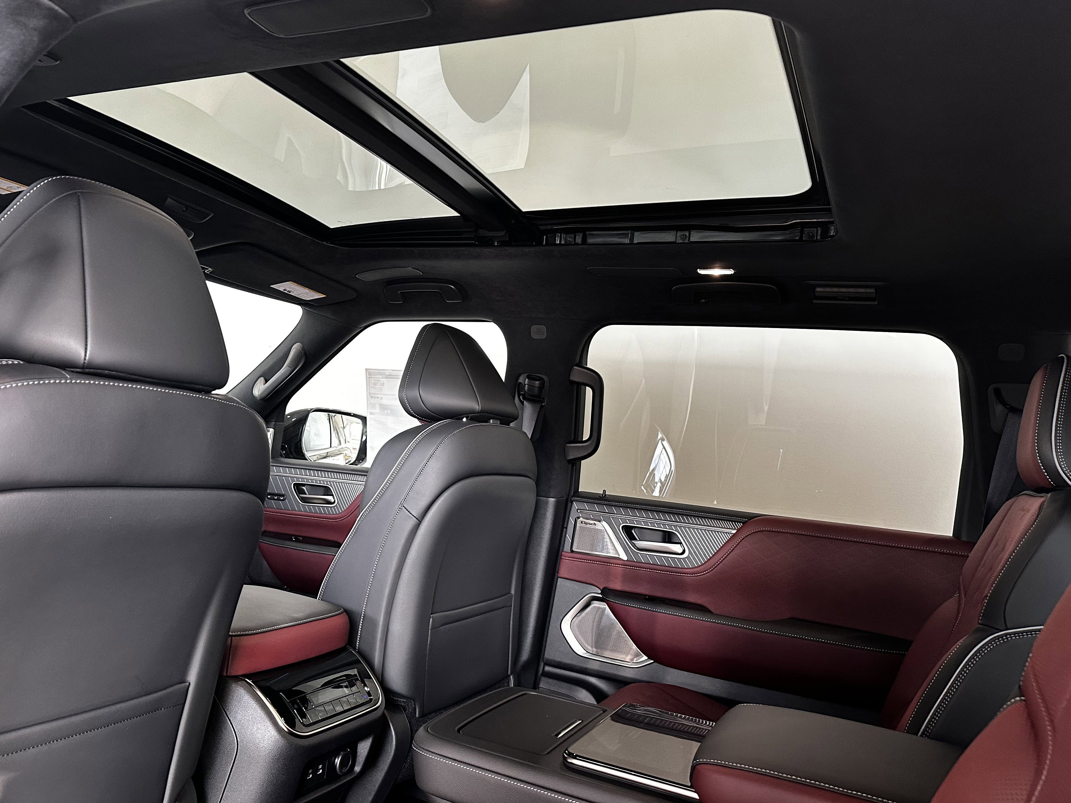 New 2026 INFINITI QX80 Autograph w/ Premium Cargo Package image 12