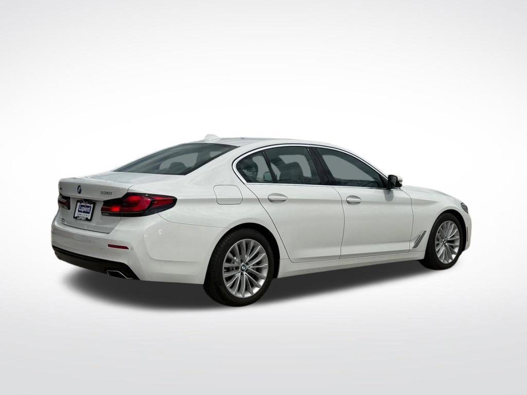 Used 2022 BMW 530i xDrive w/ Convenience Package AWD/4WD image 3