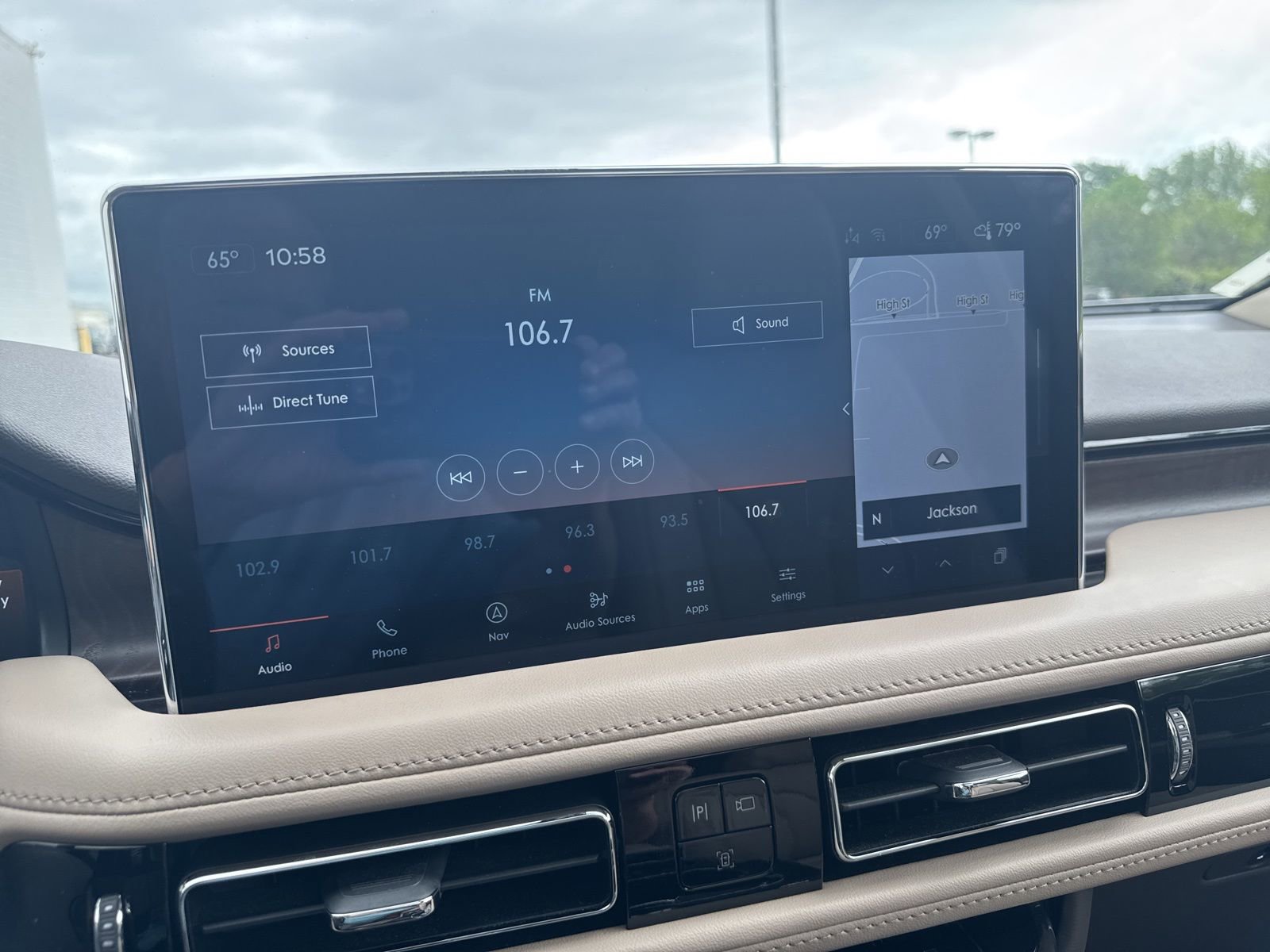 Used 2023 Lincoln Nautilus Reserve w/ Luxury Package image 14