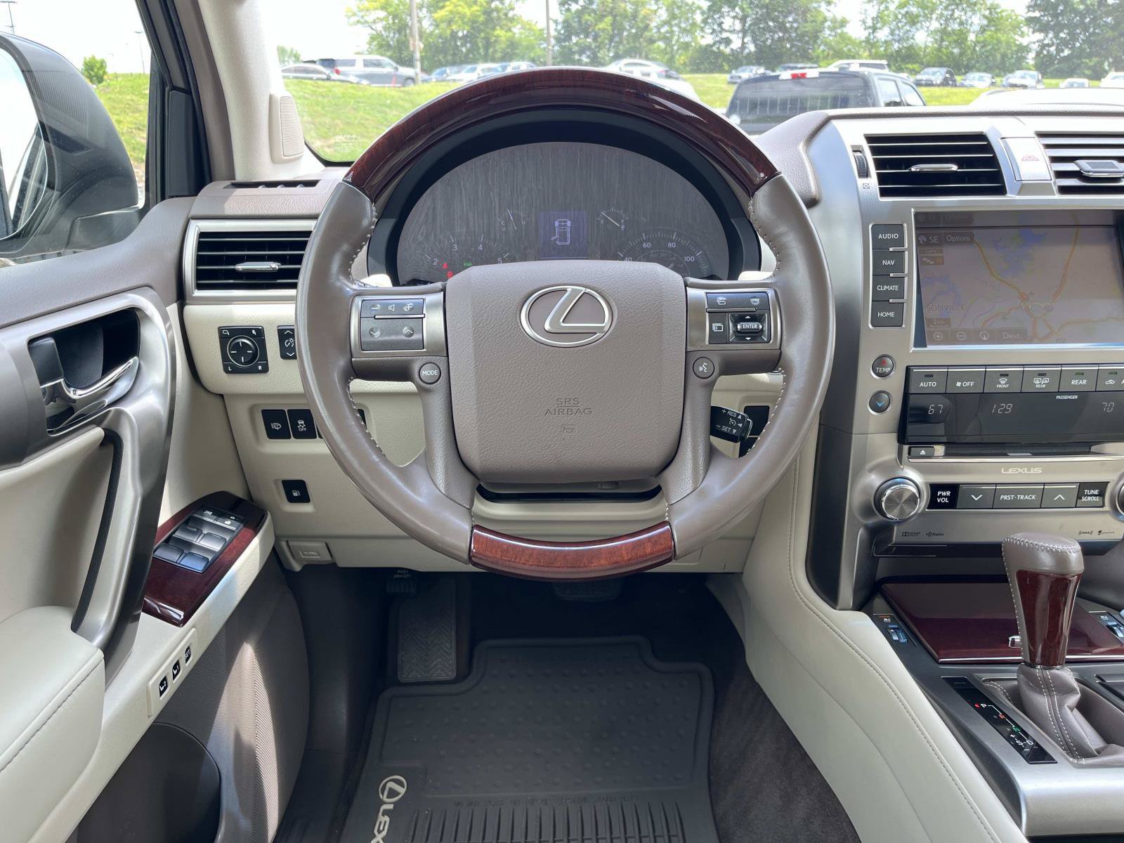 Used 2015 Lexus GX 460 w/ Premium Package AWD/4WD image 13