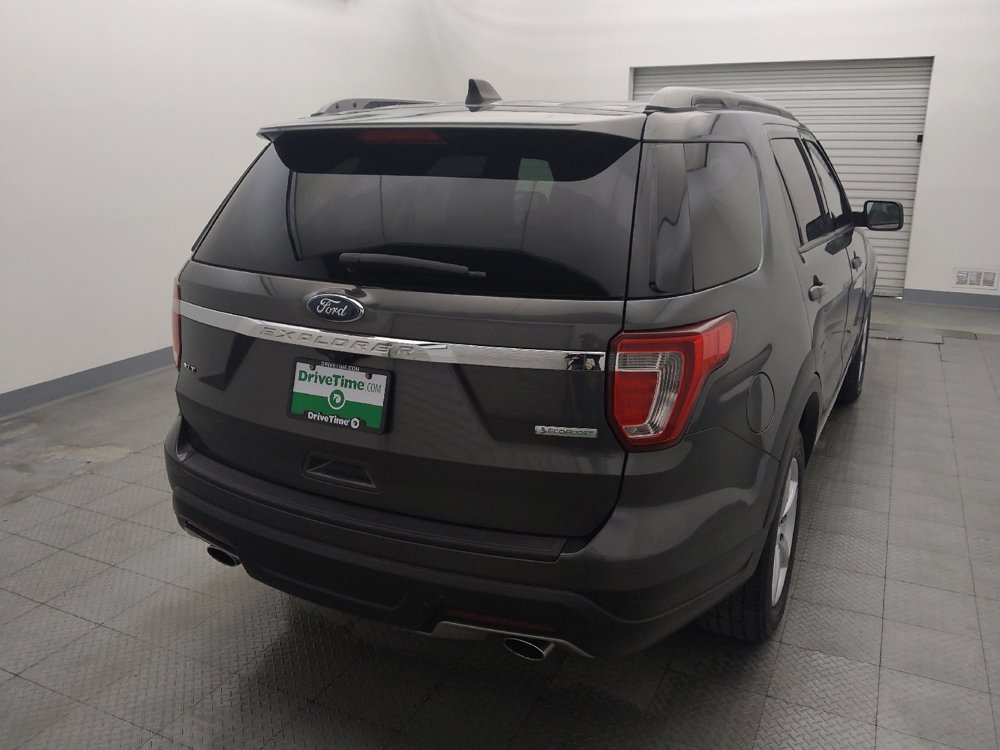 Used 2019 Ford Explorer XLT FWD image 7