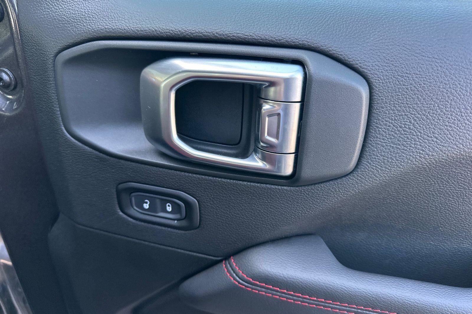 Used 2023 Jeep Wrangler Unlimited Rubicon 4xe image 19