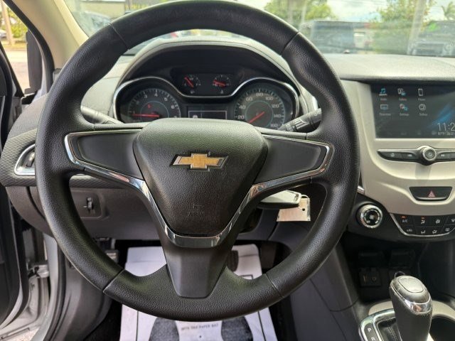 Used 2017 Chevrolet Cruze LS FWD image 16