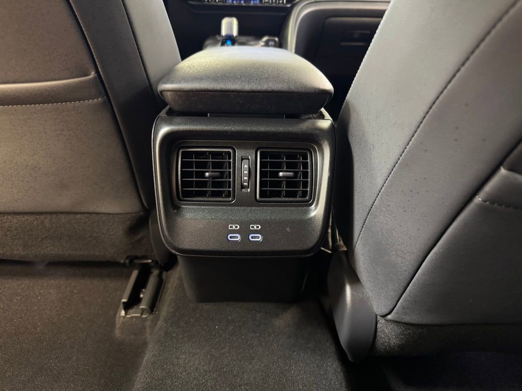 Used 2023 Toyota Crown Limited image 19