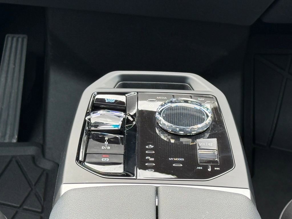 Used 2025 BMW iX xDrive50 w/ Premium Package image 15