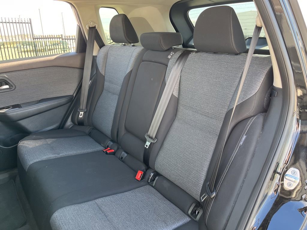 Used 2023 Nissan Rogue SV image 25