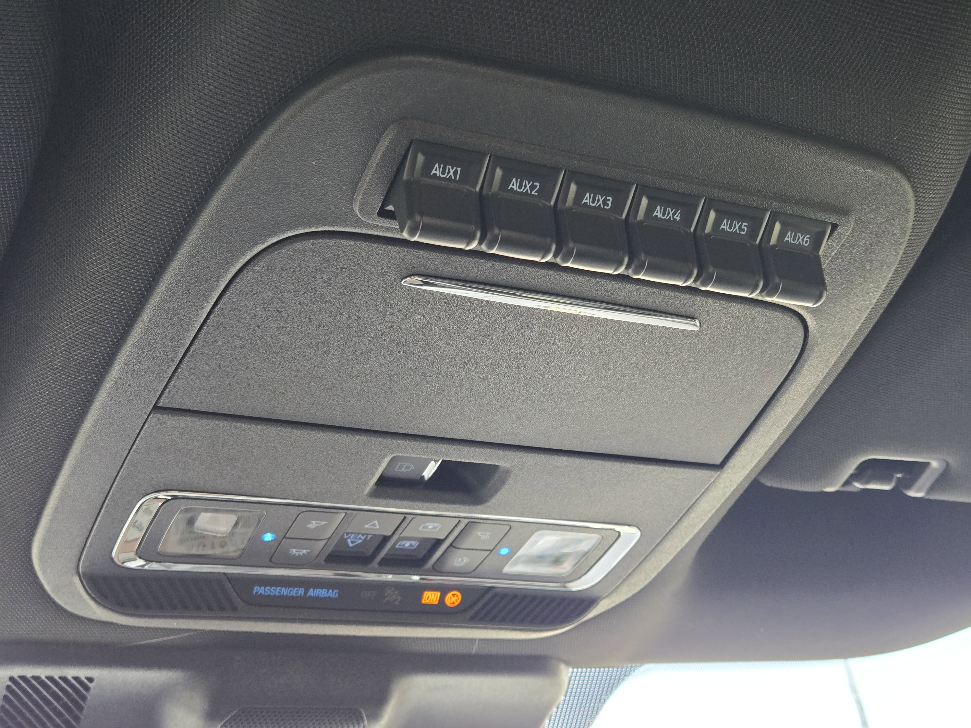 New 2026 Ford F250 Lariat w/ Black Appearance Package image 33