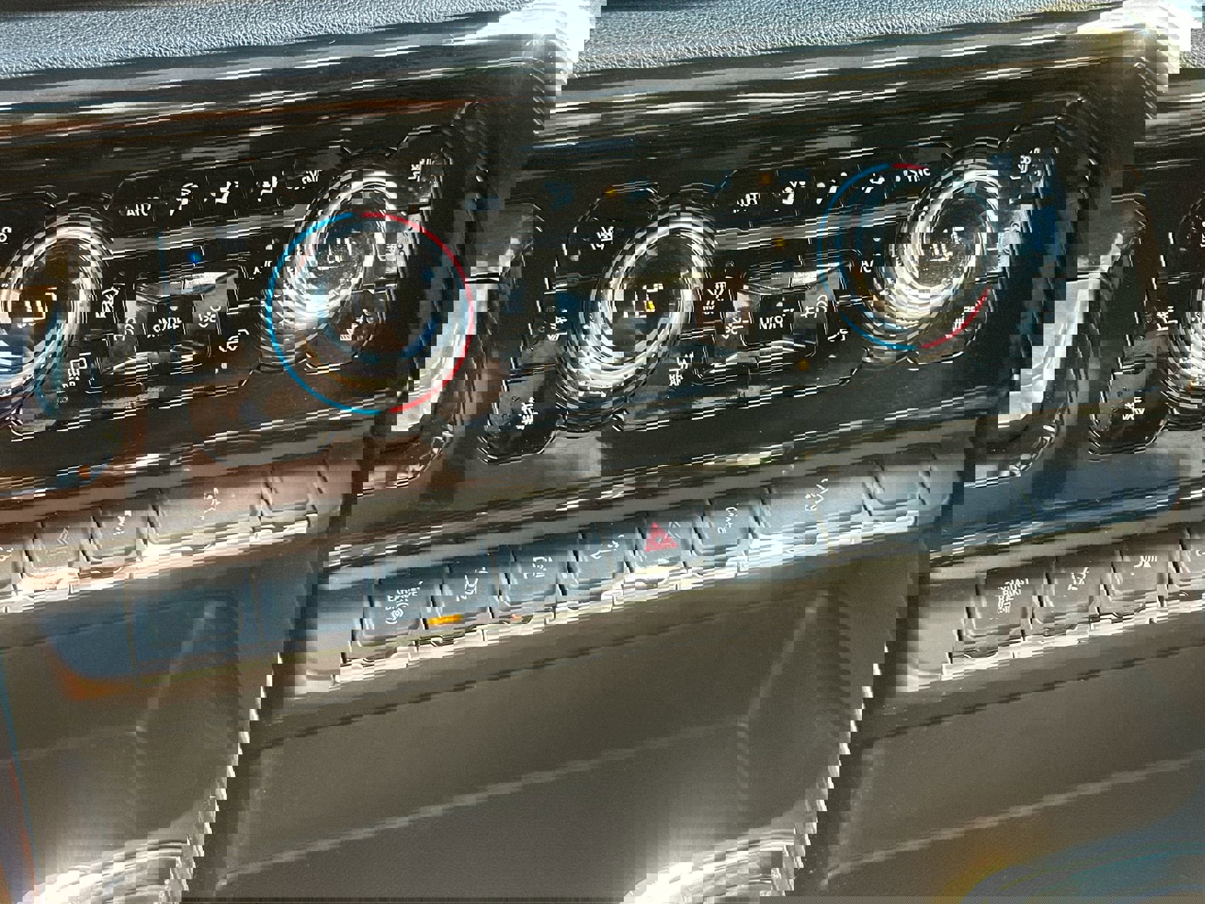 Used 2024 GMC Sierra 2500 AT4 w/ AT4 Premium Plus Package image 19